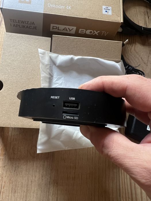 Dekoder PLAY NOW TV BOX DV-8990