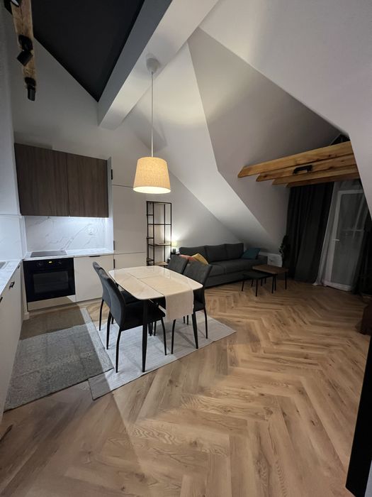 WYNAJEM | Przytulne 2 pokoje z dużym balkonem | Głogów, Sikorskiego, blisko Multibox | Winda | Garaż podziemny
