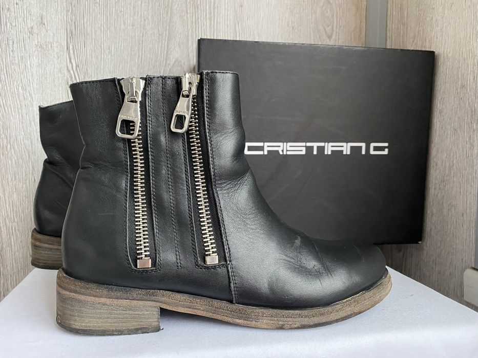 Женские кожанные ботинки Cristian G 40 р.
