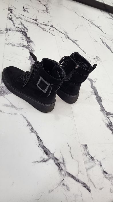 Зимние женские ботинки