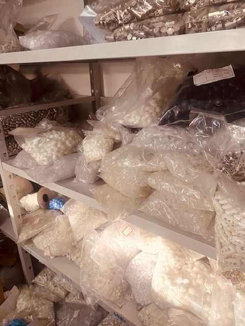 Insolvência 100,000 stoppers e Reguladores de cordões e ponteiras