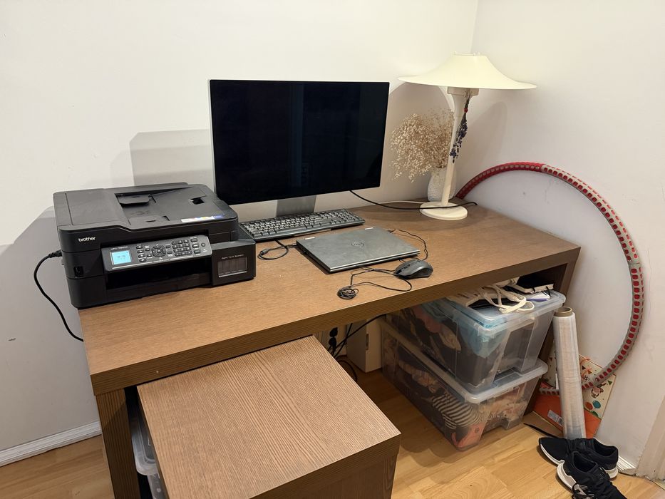 Biurko z panelem wysuwanym ikea Malm