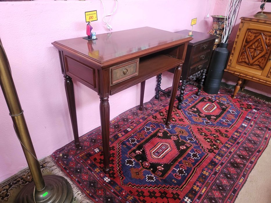 Mesa de apoio com prateleira deslizante - Bom estado g