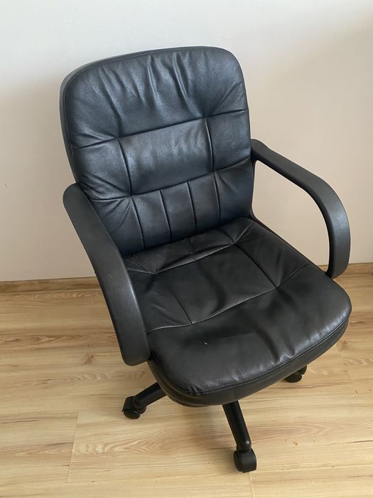 Fotel biurowy obrotowy skórzany