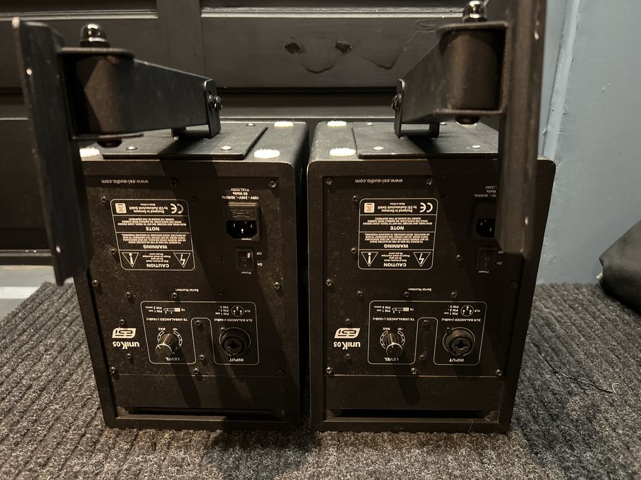 Monitores estúdio ESI Unik05 com suportes