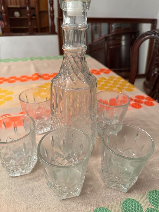 Garrafeira com copos