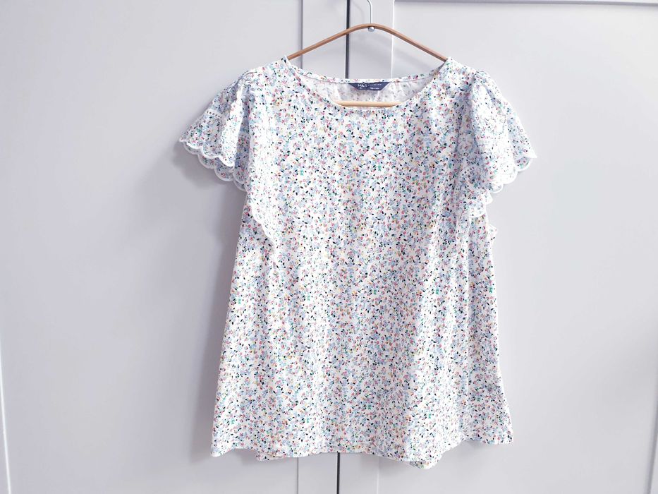 Biała bluzka ķoszulka t-shirt haftowana w kwiatuszki M&S 46 48