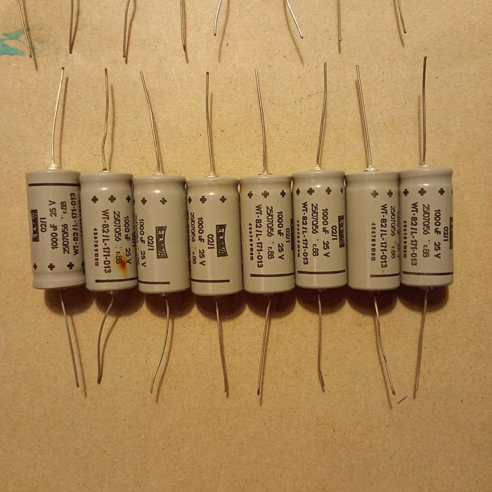 Kondensator osiowy Elwa 1000uF 25V 17 szt.
