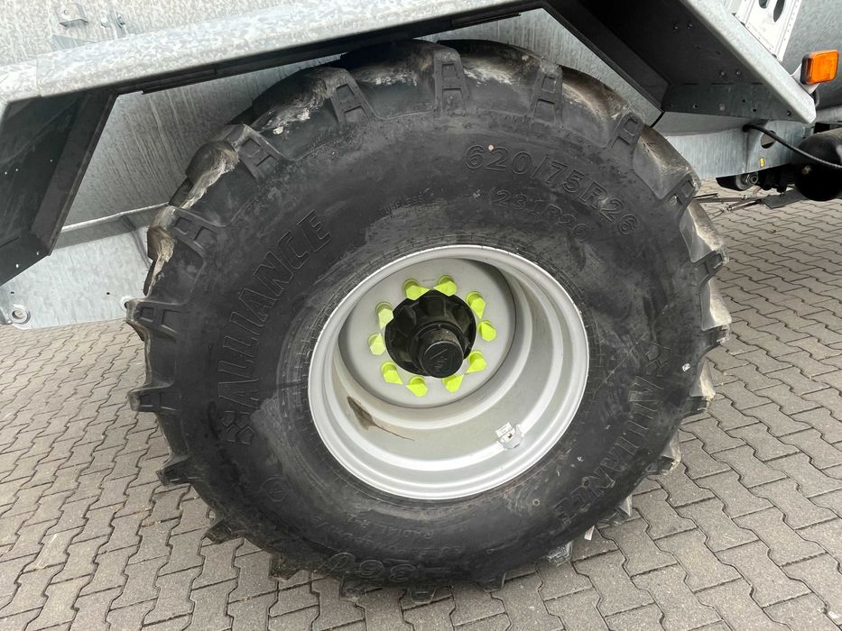 Wóz asenizacyjny PICHON 10400 l