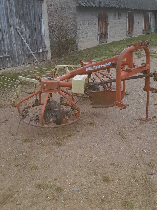 Zgrabiarko-przetrząsarkę Mesko sprzedam