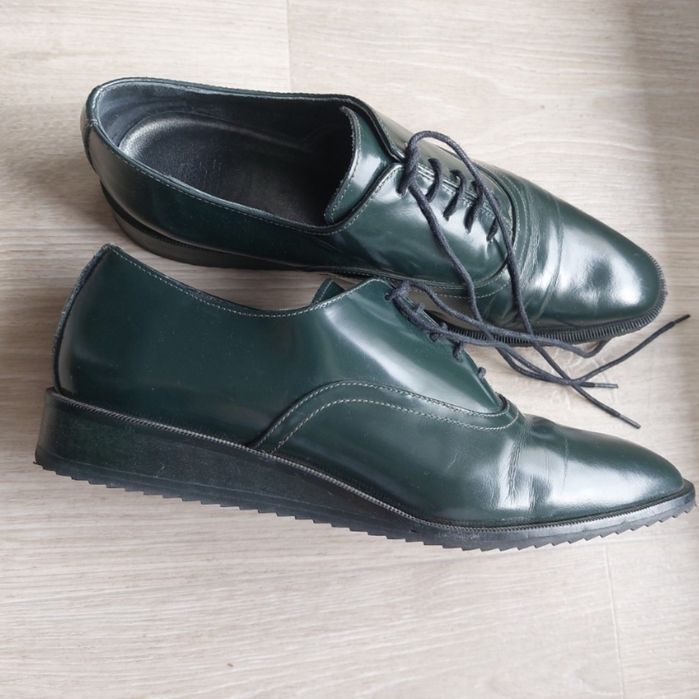 Лофери гарного "бутилочного" кольору.