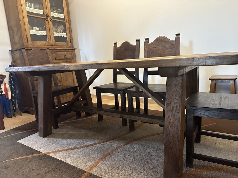 Mesa rustica antiga