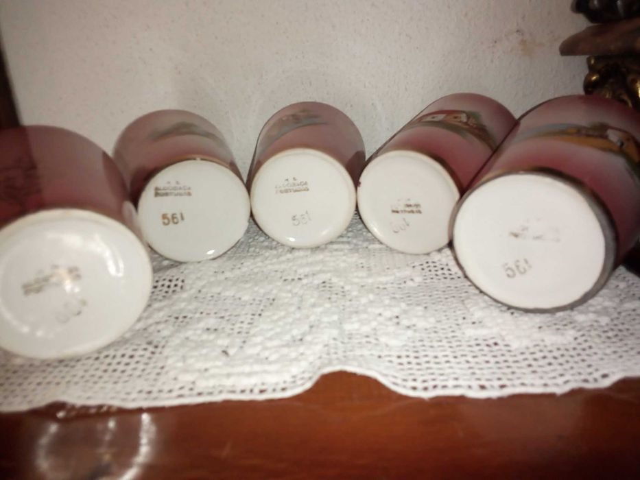 Copos em loiça de Alcobaça, usados