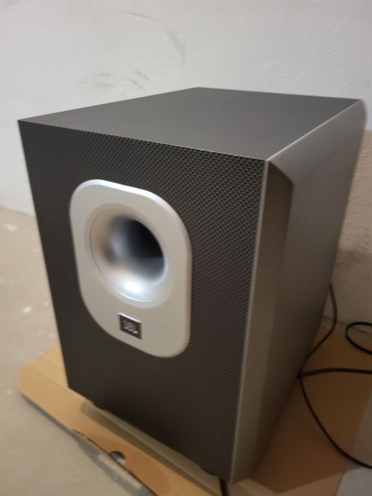 JBL SUB 200 subwoofer