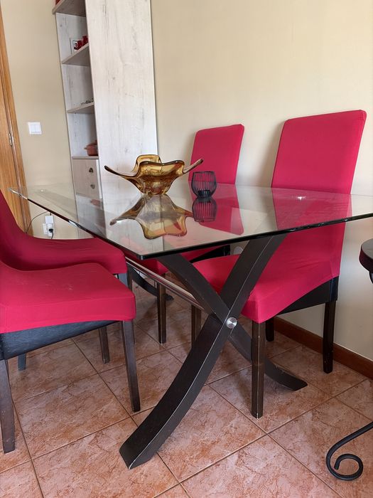 Vendo Mesa de jantar para 6 pessoas