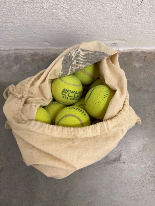 Saco com 10 bolas de tenis