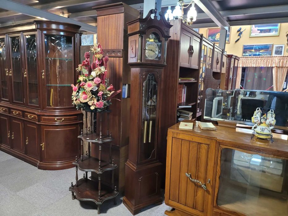 Pendulum Clock – Sold with a One-Year Functionality Warranty64584251115522121