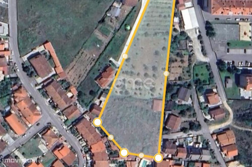 OPORTUNIDADE ÚNICA | Terreno 7.772 m² com elevado potencial — Santa Maria Maior, Vila Real