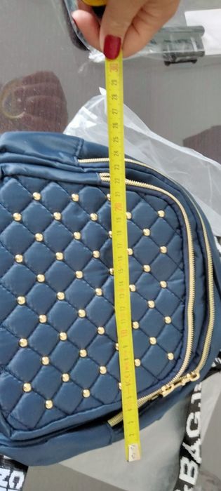 Nowy granatowy plecak