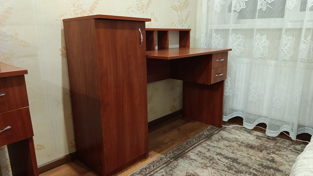 Продам письмовий стіл
