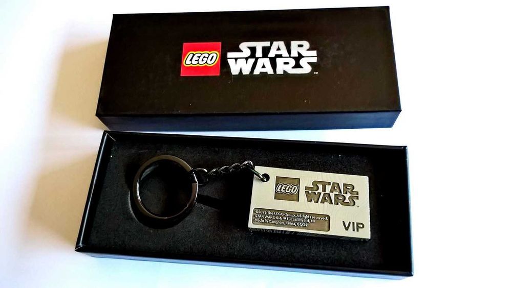 Lego Star Wars 500.7403 The Mandalorian Beskar Metal Key Chain novo