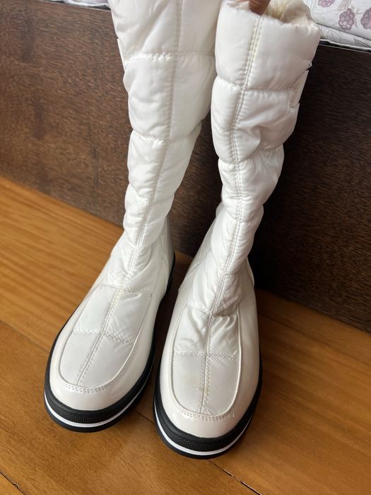 Botas brancas quentinhas