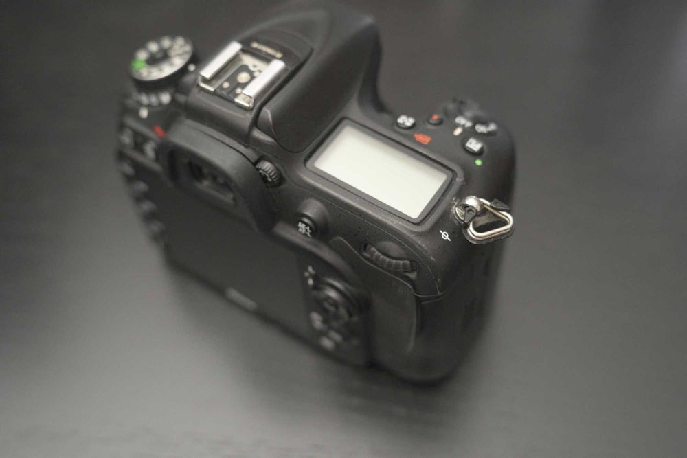 Nikon D7100 (Em Bom  Estado)