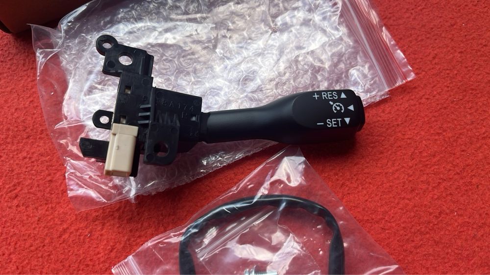 Перемикачі круїз-контролю для Toyota Corolla Yaris Camry Vios Hilux Hiace Wish Auris Prius Previa RAV4 для вантажівок