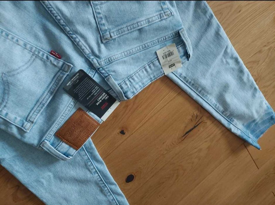 Damskie nowe spodnie levis model 721 high rise skinny 28x30