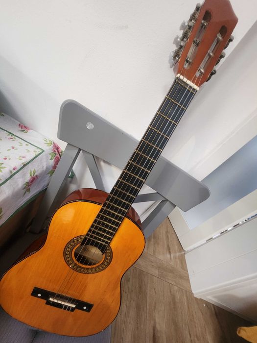 Gitara mała klasyczna dla dziecka używana stan dostateczny