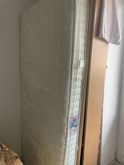 Ліжко з матрасом