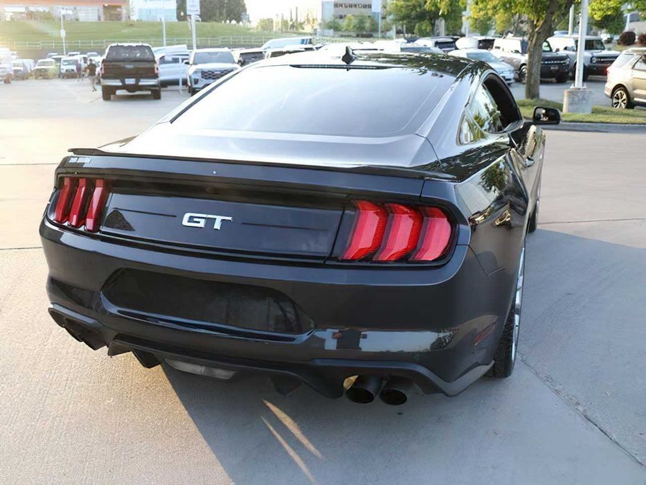 Ford Mustang GT Premium      2023
