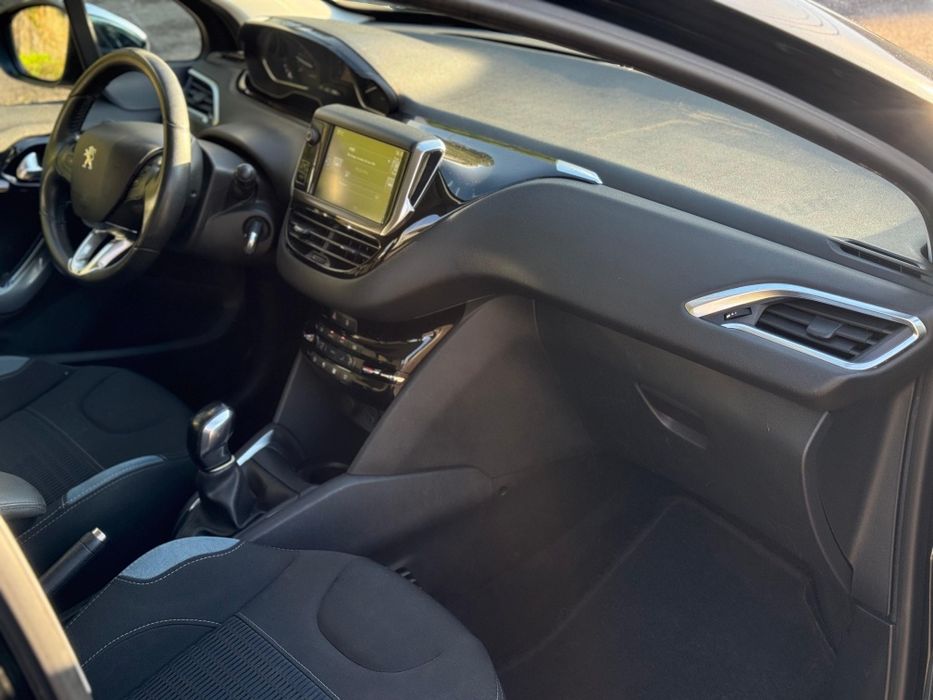 Peugeot 208 1.6hdi 2013