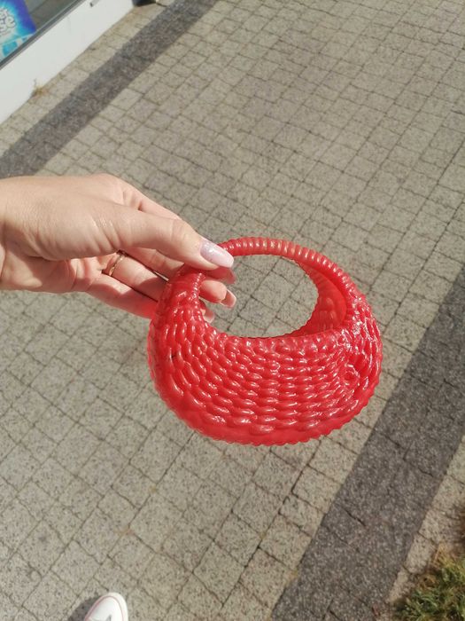 Plastikowy koszyk dla lalek prl