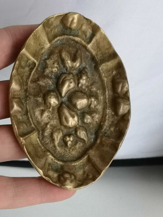 popielniczka mosiężna antyk