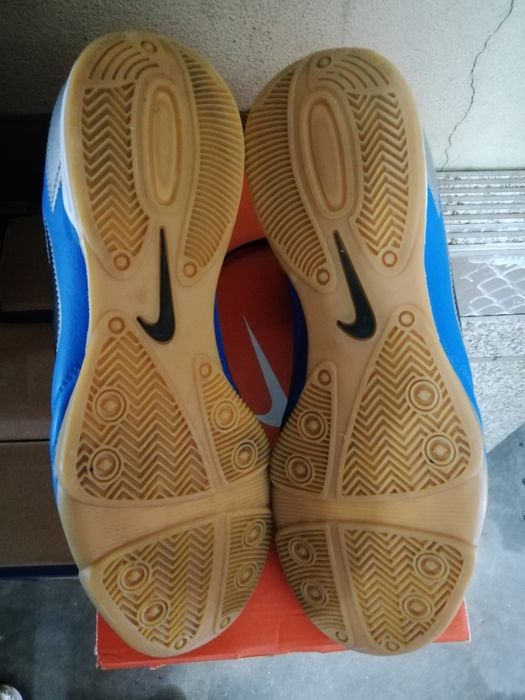 Chuteiras futsal Nike n° 42 novas