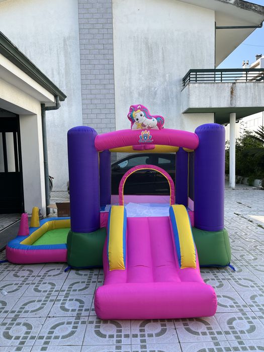 Aluguer insufláveis para festas inesquecíveis