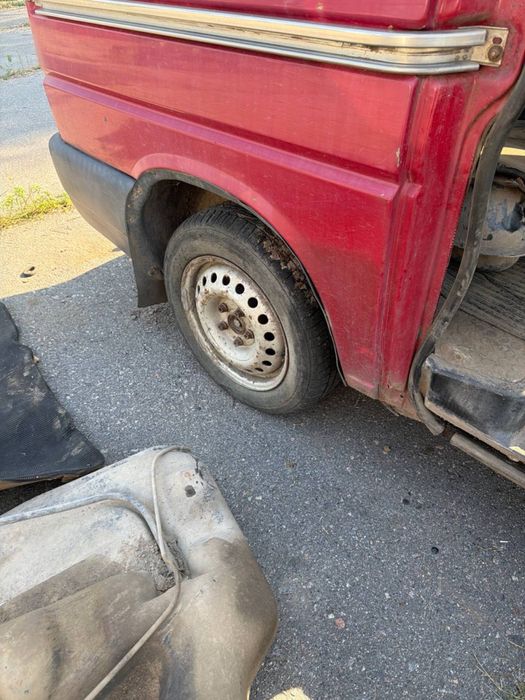 Важіль задній лівий / правий Volkswagen Transporter T4 1990–2003 б/в