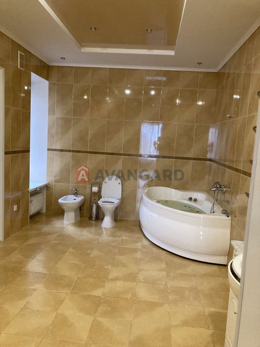 Продаж двоповерхового будинку с. Сонячне, вул. 8 Березня.