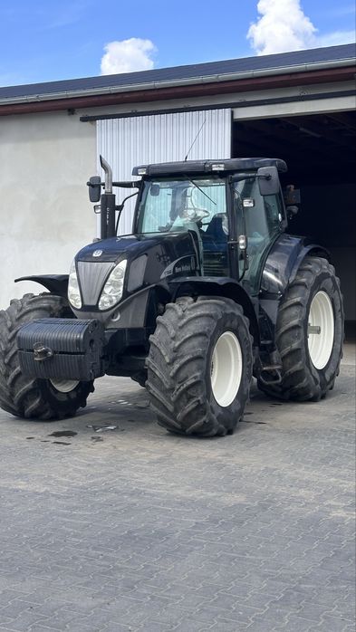 New Holland T7040