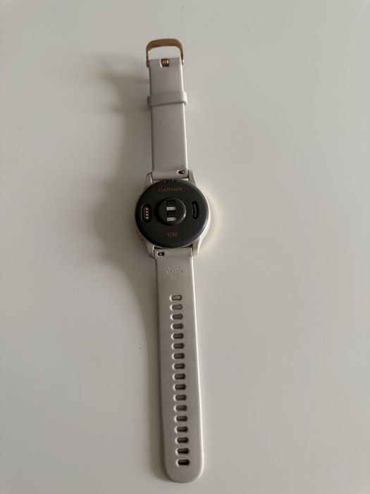 Garmin Venu  GPS AMOLED Смарт-годинник, ідеальний стан