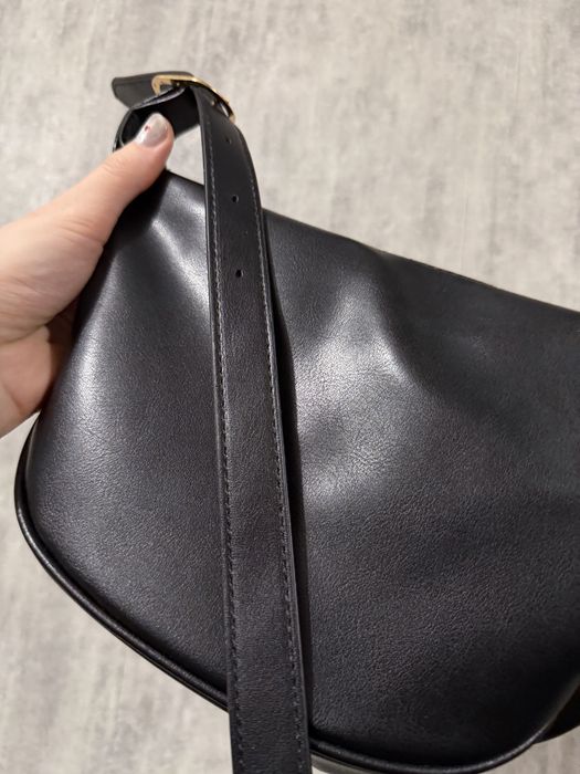 Чорна сумка класична