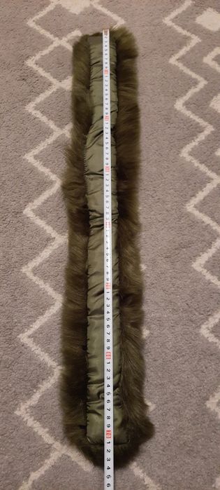 Kołnierz sztuczny, dopinka do kaptura 72 cm .