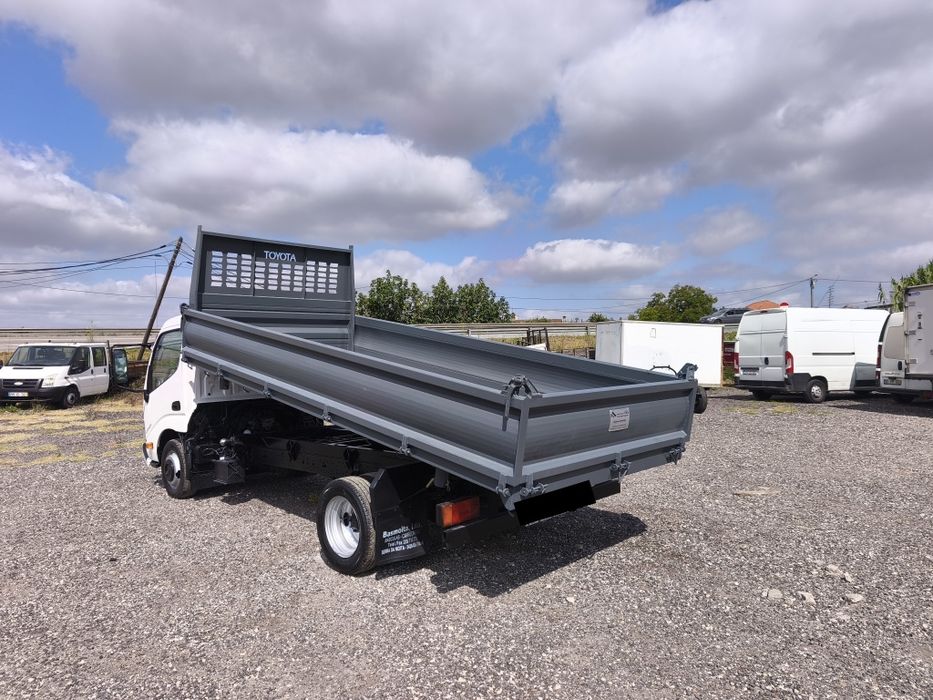 Toyota  Dyna 3.0