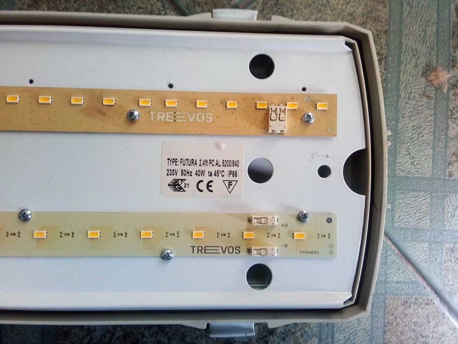 Armaduras estanques LED IP66 da marca Trevos, como NOVAS!