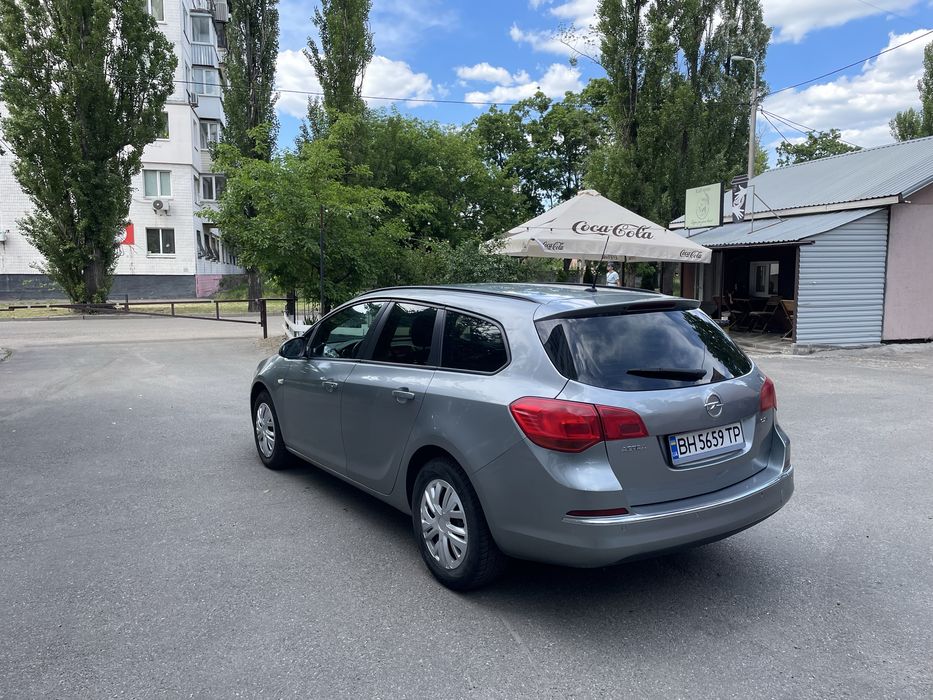 Продам Opel Astra J