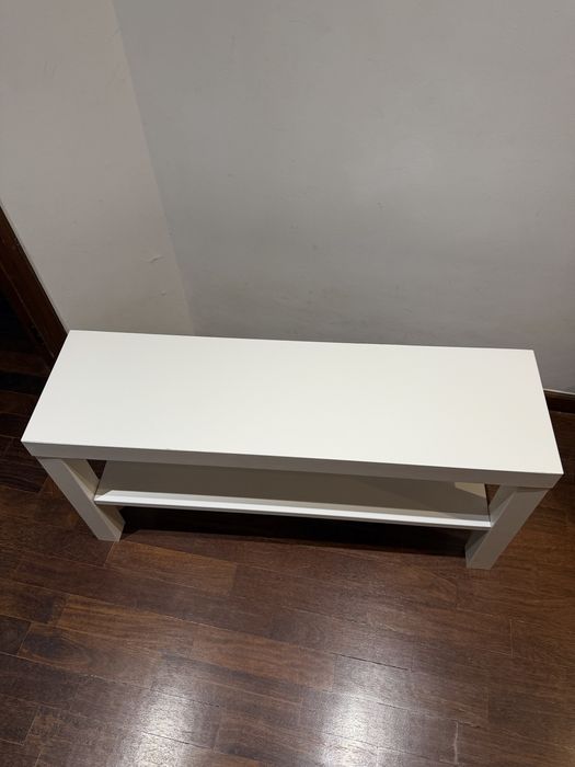 Estante branca de quarto ou sala