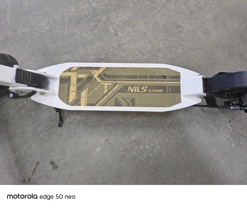 Hulajnoga Regulowana Pompowane Koła 200 mm NILS EXTREME