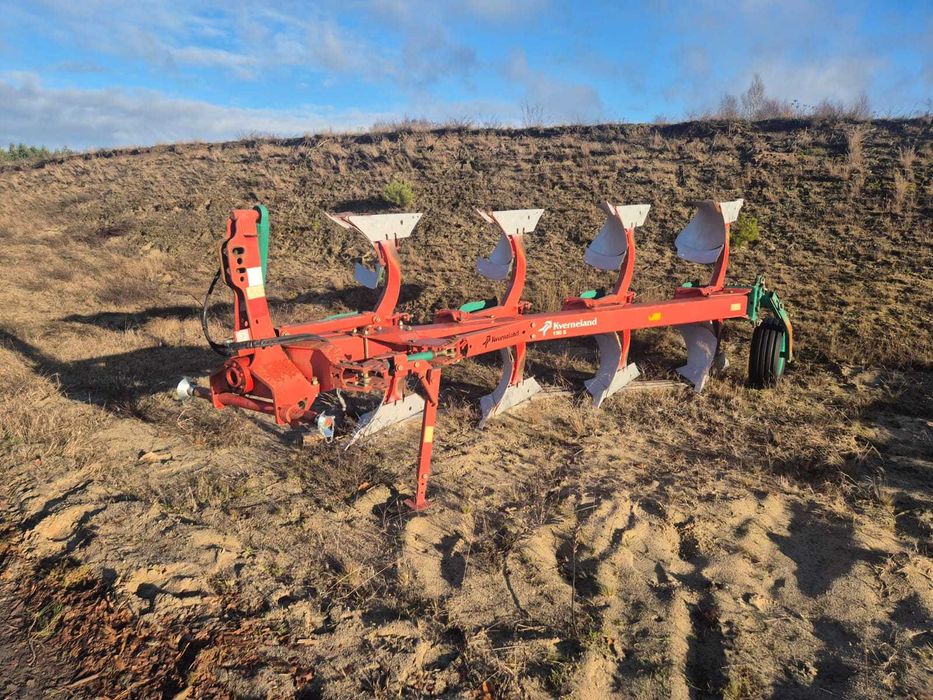 Pług Kaverneland czteroskibowy, obrotowy