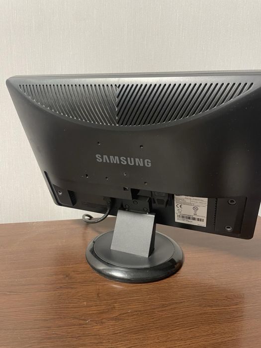 Монитор Samsung SyncMaster 931BW
